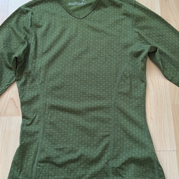 Smartwool women’s green merino wool layer top, size XS - Picture 9 of 12